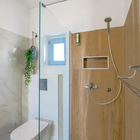 Apartment Glyfa Village